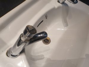 bathroom sink silver taps